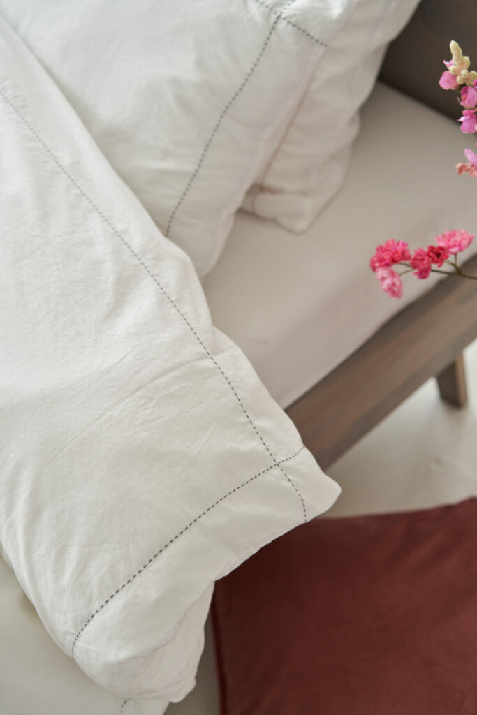 Een afbeelding van ons Garment Dyed Cotton Bedding - Zacht, Gezellig en Strijkvrij.garment-washed-cotton-bedding-soft-cosy-no-iron